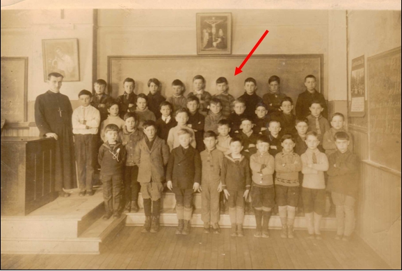 PHOTO Class Photo Sacred Heart School Ottawa Ontario circa late 1920�s  